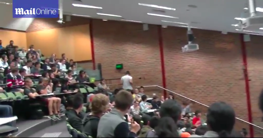  圖片來源：Daily Mail