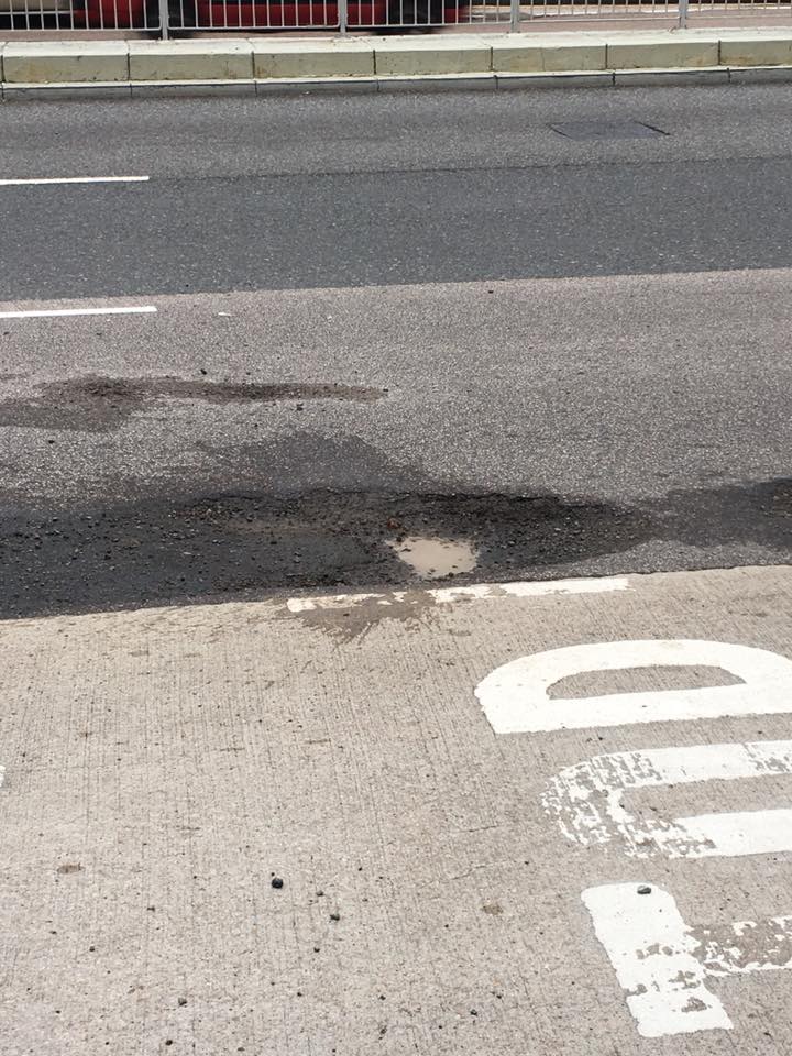 圖片來源:Ricky Cheung/小心駕駛,安全車速,溫馨提示