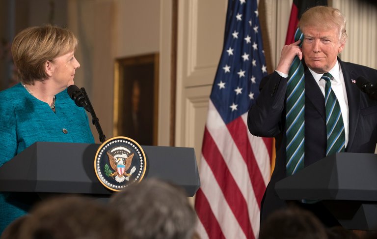 圖片來源： trumpsties／twitter